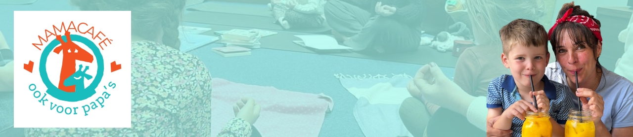 Moeder speelt met twee kinderen