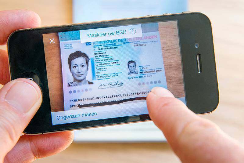 idfraude kopie paspoort op mobiel