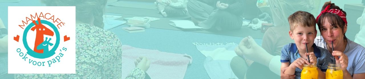 Moeder speelt met twee kinderen